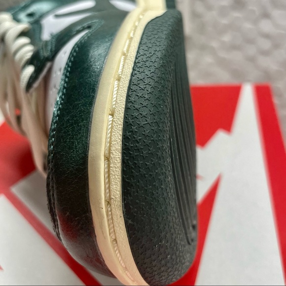 Nike Dunk Low “VINTAGE GREEN” Sneakers - Picture 10 of 13